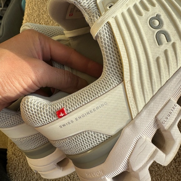 On Running women’s size9 Cloud Running Shoes — Light Gray and White - Picture 6 of 10